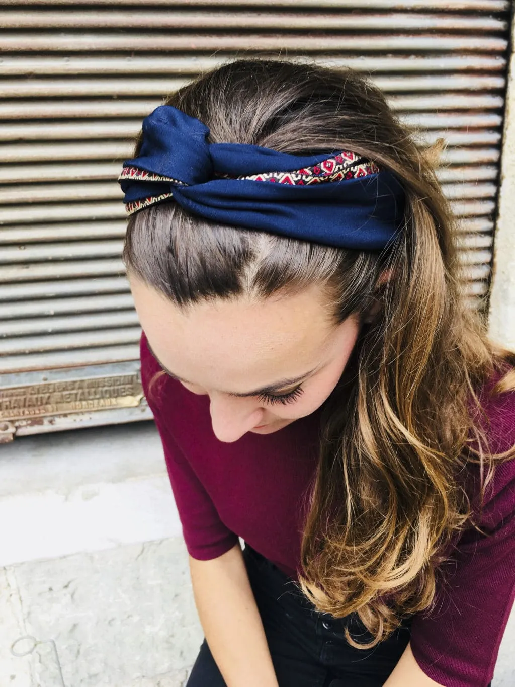 Bandeau à cheveux sans nouage effet croisé bleu marine