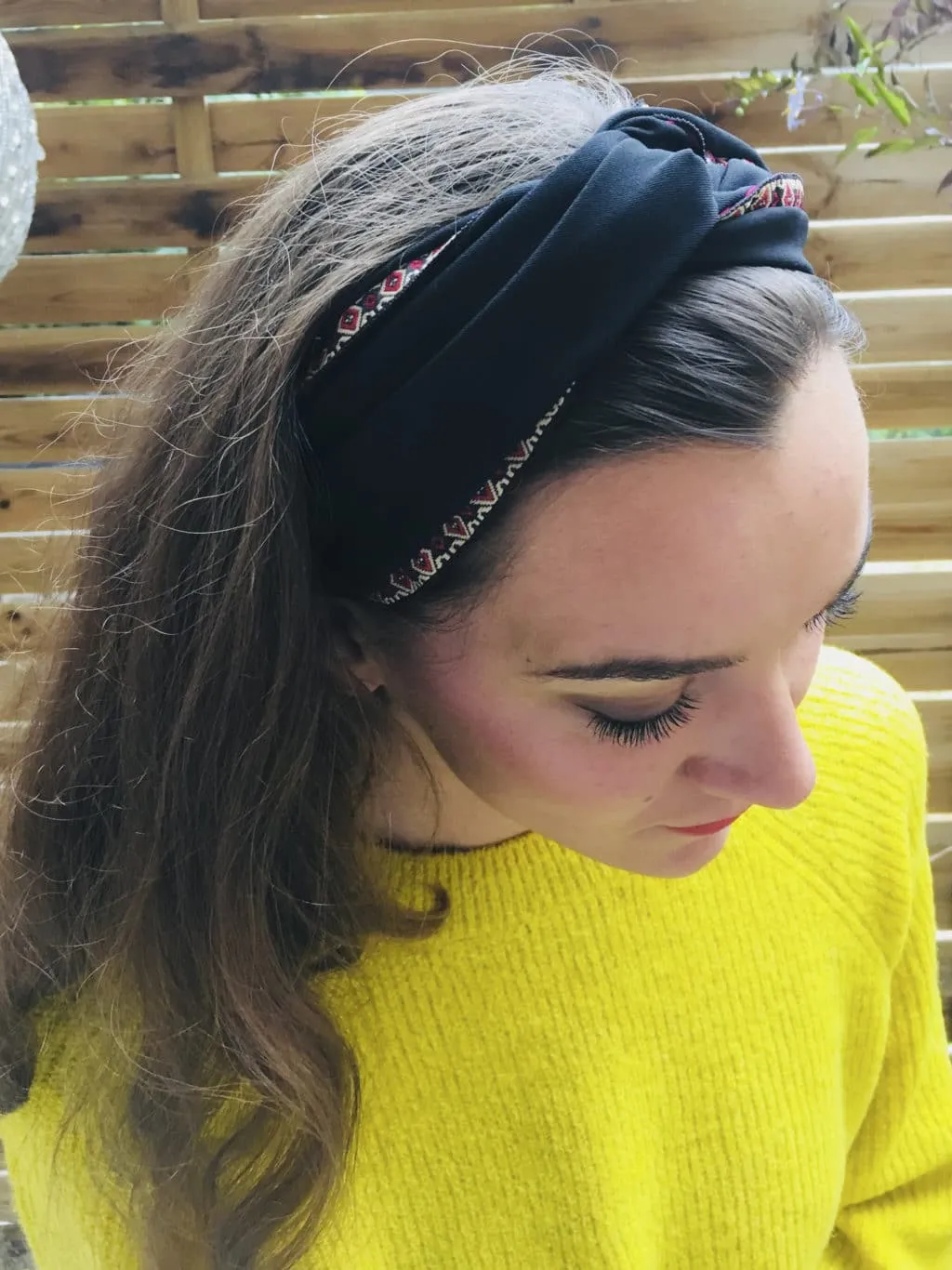 Bandeau à cheveux sans nouage, effet croisé noir