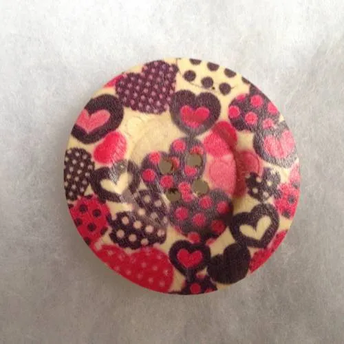 Très grand bouton en bois forme ronde coeurs x1 diamètre 50mm